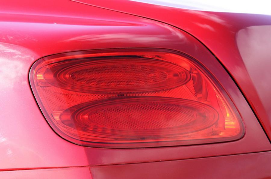  Bentley Continental GT V8 2013 года  (фото 27 из 38)